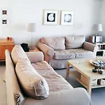 Avia Holiday Homes Apartment *