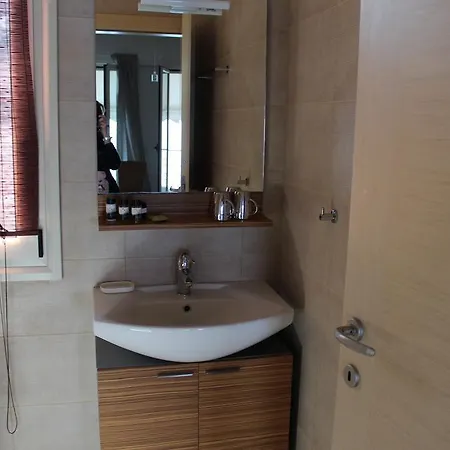 Avia Holiday Homes *