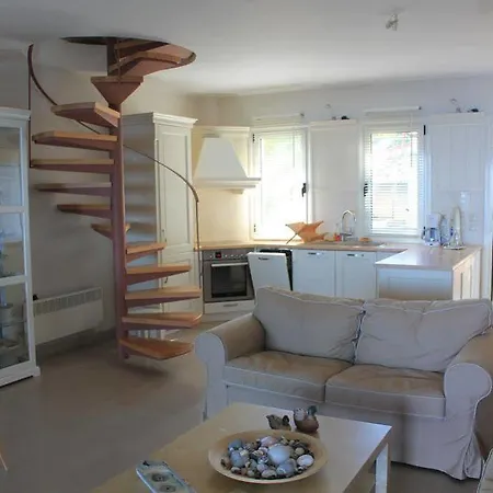 Avia Holiday Homes