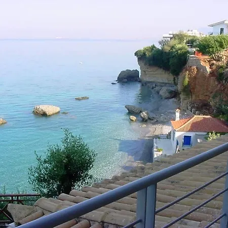 Avia Holiday Homes