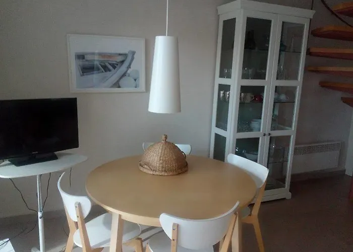 Homes アパート Avía